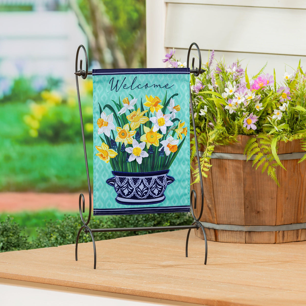 Delft Daffodil Garden Flag