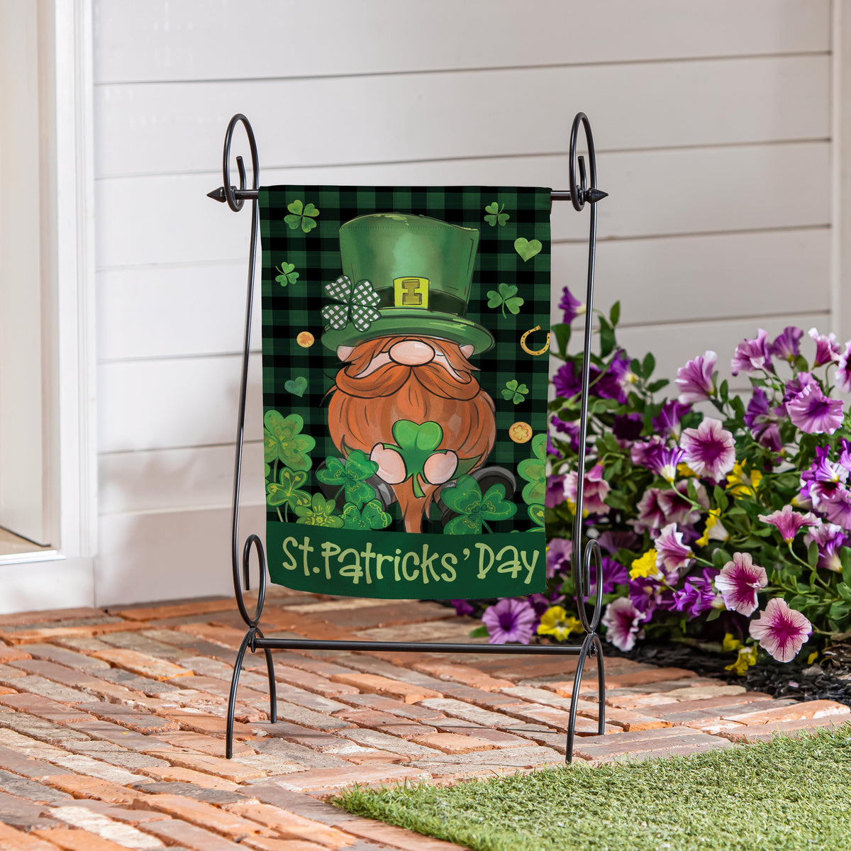 St. Patrick's Day Leprechaun Garden Flag