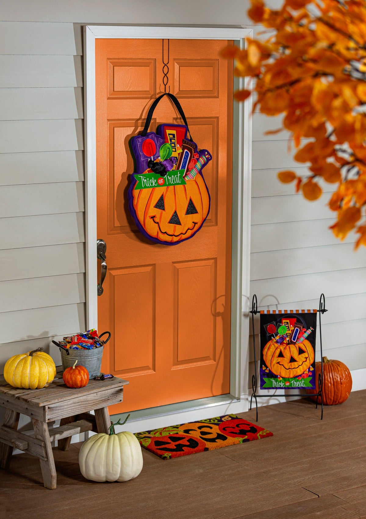 Trick or Treat Halloween Pumpkin Bucket Door Décor